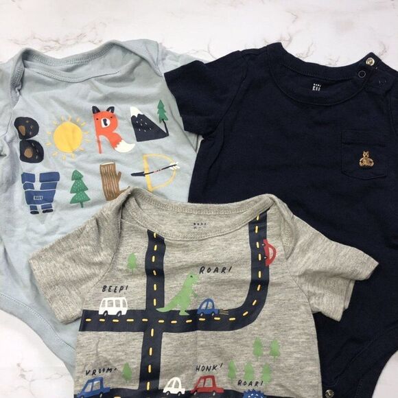 Gap Set of 3 Short Sleeved Shirts Baby 6-12 Months - Picture 2 of 3